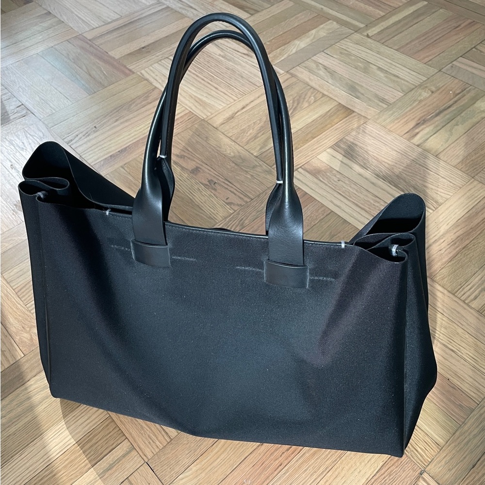 Troubadour London Featherweight Tote Black